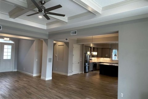 House in Mount Dora, Florida 4 bedrooms, 270.81 sq.m. № 2396645 - photo 10