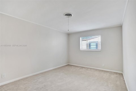 House in Dania Beach, Florida 3 bedrooms, 149.85 sq.m. № 2010198 - photo 24