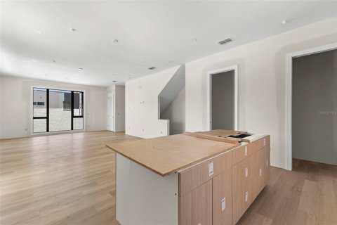 Adosado en venta en Saint Petersburg, Florida, 3 dormitorios, 217.95 m2 № 2120771 - foto 6