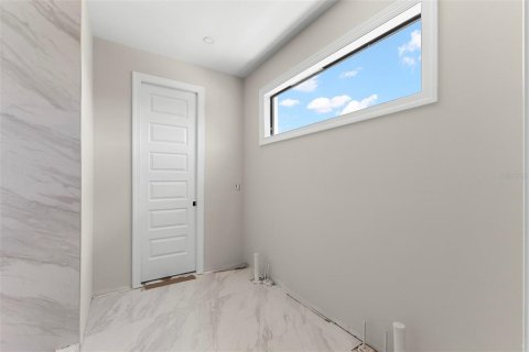 Adosado en venta en Saint Petersburg, Florida, 3 dormitorios, 217.95 m2 № 2120771 - foto 24