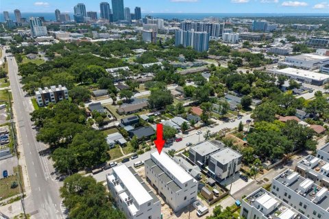 Adosado en venta en Saint Petersburg, Florida, 3 dormitorios, 217.95 m2 № 2120771 - foto 30