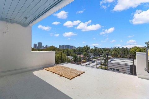 Adosado en venta en Saint Petersburg, Florida, 3 dormitorios, 217.95 m2 № 2120771 - foto 16