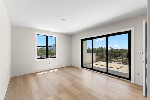 Adosado en venta en Saint Petersburg, Florida, 3 dormitorios, 217.95 m2 № 2120771 - foto 14