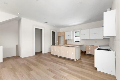 Adosado en venta en Saint Petersburg, Florida, 3 dormitorios, 217.95 m2 № 2120771 - foto 7