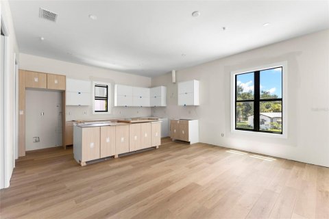 Adosado en venta en Saint Petersburg, Florida, 3 dormitorios, 217.95 m2 № 2120771 - foto 8