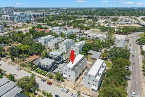 Adosado en venta en Saint Petersburg, Florida, 3 dormitorios, 217.95 m2 № 2120771 - foto 27