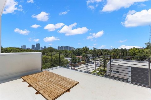 Adosado en venta en Saint Petersburg, Florida, 3 dormitorios, 217.95 m2 № 2120771 - foto 17