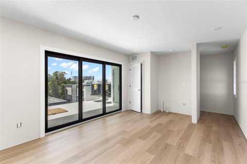 Adosado en venta en Saint Petersburg, Florida, 3 dormitorios, 217.95 m2 № 2120771 - foto 13