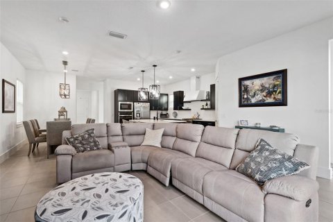 Villa ou maison à vendre à Winter Garden, Floride: 4 chambres, 224.82 m2 № 2195604 - photo 5