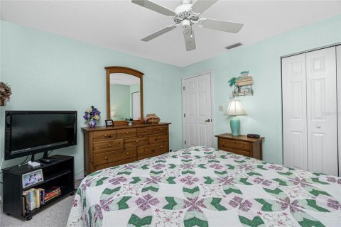 Condo in North Port, Florida, 2 bedrooms  № 1517740 - photo 9