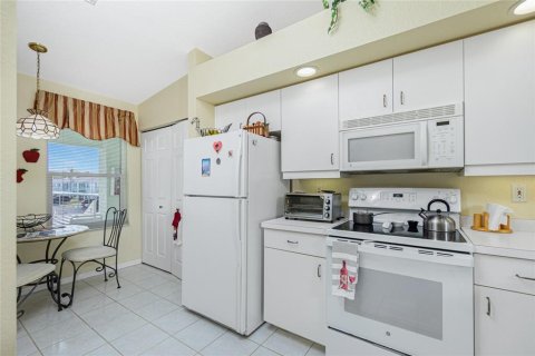 Condo in North Port, Florida, 2 bedrooms  № 1517740 - photo 19