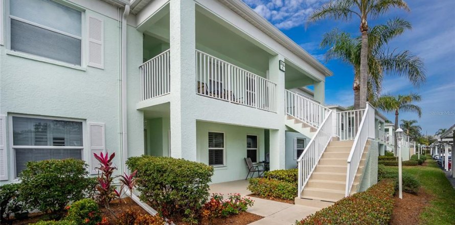 Condo in North Port, Florida, 2 bedrooms № 1517740