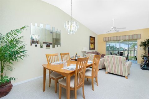Condo in North Port, Florida, 2 bedrooms  № 1517740 - photo 25