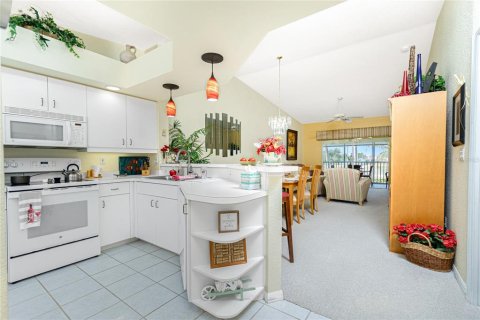 Condo in North Port, Florida, 2 bedrooms  № 1517740 - photo 17