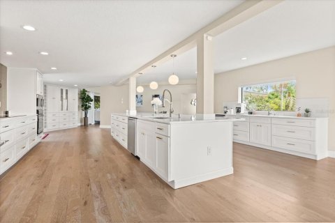 Купить виллу или дом в Клермон, Флорида 8 комнат, 376.81м2, № 1525020 - фото 26