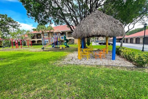 Condo in Pembroke Pines, Florida, 2 bedrooms  № 2067789