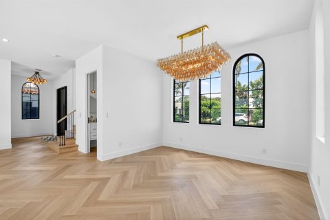 House in West Palm Beach, Florida 4 bedrooms, 247.68 sq.m. № 2147387 - photo 10