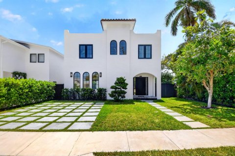 House in West Palm Beach, Florida 4 bedrooms, 247.68 sq.m. № 2147387 - photo 2