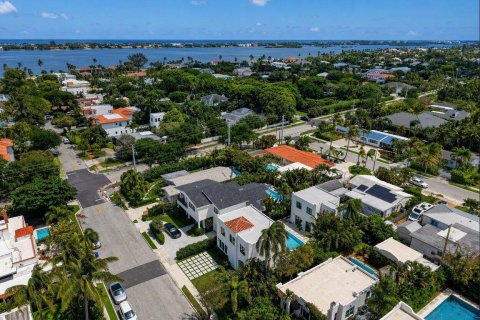 House in West Palm Beach, Florida 4 bedrooms, 247.68 sq.m. № 2147387 - photo 28