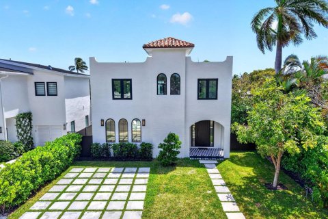 House in West Palm Beach, Florida 4 bedrooms, 247.68 sq.m. № 2147387 - photo 4