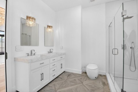 House in West Palm Beach, Florida 4 bedrooms, 247.68 sq.m. № 2147387 - photo 17
