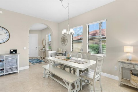 House in Venice, Florida 2 bedrooms, 146.69 sq.m. № 2223696 - photo 6