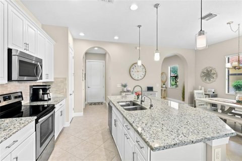 House in Venice, Florida 2 bedrooms, 146.69 sq.m. № 2223696 - photo 8