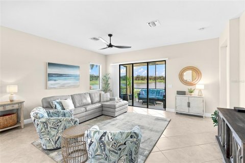 House in Venice, Florida 2 bedrooms, 146.69 sq.m. № 2223696 - photo 11