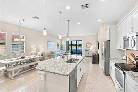 House in Venice, Florida 2 bedrooms, 146.69 sq.m. № 2223696 - photo 9