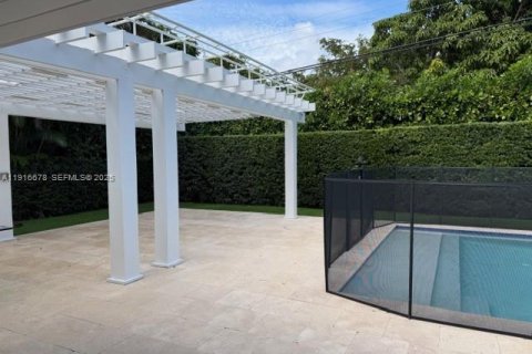 Villa ou maison à louer à Coral Gables, Floride: 3 chambres, 175.21 m2 № 1976642 - photo 15