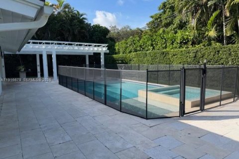 Villa ou maison à louer à Coral Gables, Floride: 3 chambres, 175.21 m2 № 1976642 - photo 12