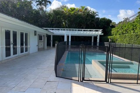 Villa ou maison à louer à Coral Gables, Floride: 3 chambres, 175.21 m2 № 1976642 - photo 13