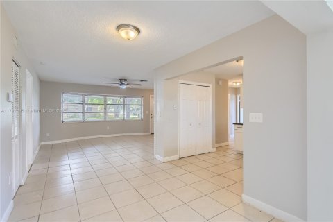 Villa ou maison à vendre à Miramar, Floride: 3 chambres, 148.64 m2 № 1665596 - photo 7