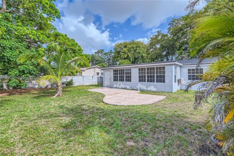 Villa ou maison à vendre à Miramar, Floride: 3 chambres, 148.64 m2 № 1665596 - photo 21