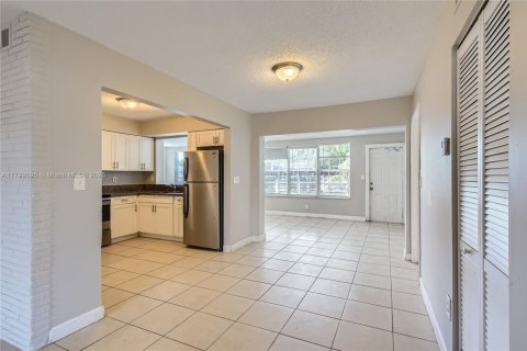 Villa ou maison à vendre à Miramar, Floride: 3 chambres, 148.64 m2 № 1665596 - photo 6