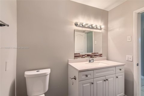Villa ou maison à vendre à Miramar, Floride: 3 chambres, 148.64 m2 № 1665596 - photo 17