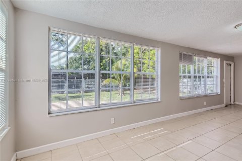 Villa ou maison à vendre à Miramar, Floride: 3 chambres, 148.64 m2 № 1665596 - photo 10