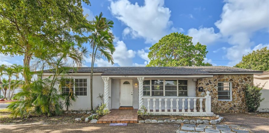 Villa ou maison à Miramar, Floride 3 chambres, 148.64 m2 № 1665596