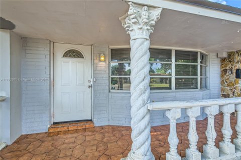 Villa ou maison à vendre à Miramar, Floride: 3 chambres, 148.64 m2 № 1665596 - photo 3