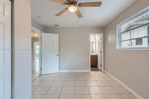 Villa ou maison à vendre à Miramar, Floride: 3 chambres, 148.64 m2 № 1665596 - photo 12