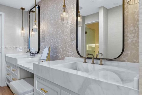 Снять в аренду кондоминиум в Майами, Флорида 4 спальни, 239.87м2, № 1991043 - фото 27