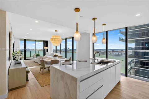 Снять в аренду кондоминиум в Майами, Флорида 4 спальни, 239.87м2, № 1991043 - фото 9