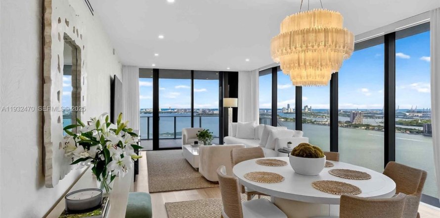 Кондоминиум с 4 спальнями в Майами, Флорида № 1991043