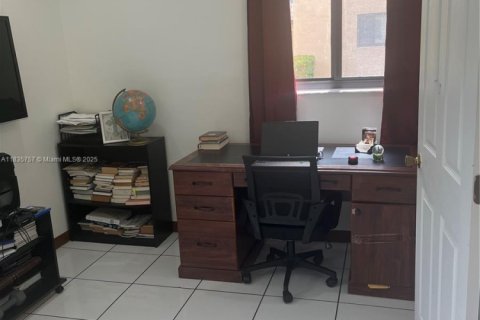 Condo in Sweetwater, Florida, 3 bedrooms  № 1981466 - photo 6