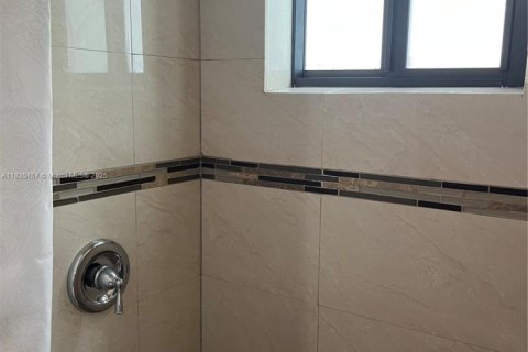 Condo in Sweetwater, Florida, 3 bedrooms  № 1981466 - photo 10