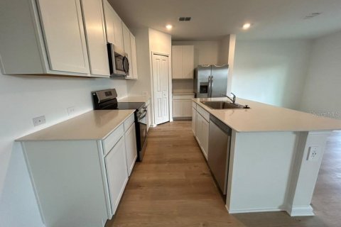 Villa ou maison à louer à Winter Haven, Floride: 4 chambres, 174.66 m2 № 2437229 - photo 5