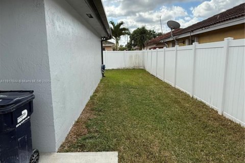 Casa en alquiler en Miami, Florida, 3 dormitorios, 160.07 m2 № 1973905 - foto 20