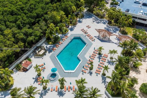 Condo in Sunny Isles Beach, Florida, 1 bedroom  № 1779720 - photo 16