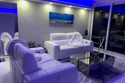 Condo in Sunny Isles Beach, Florida, 1 bedroom  № 1779720 - photo 4