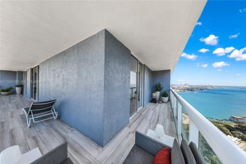 Купить кондоминиум в Майами, Флорида 2 спальни, 116.69м2, № 1987154 - фото 23